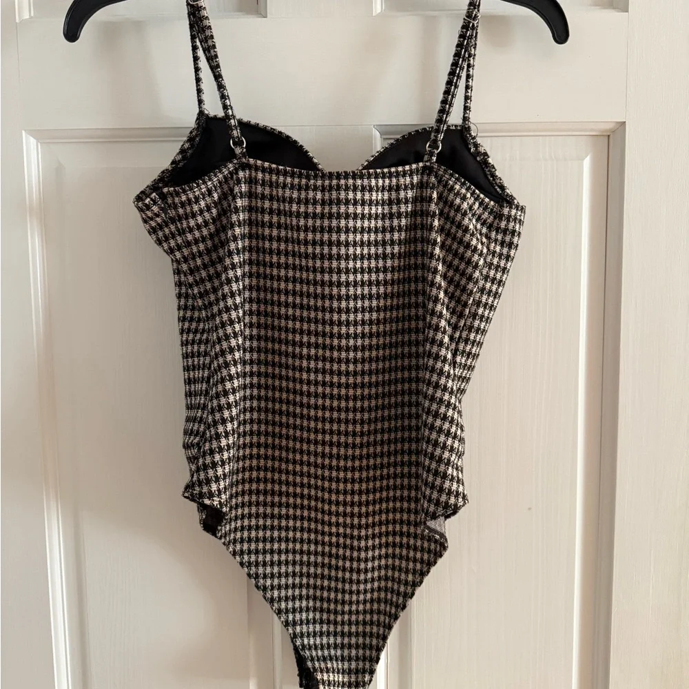 Haute Monde Black & Tan Houndstooth Print Bodysuit Size Small